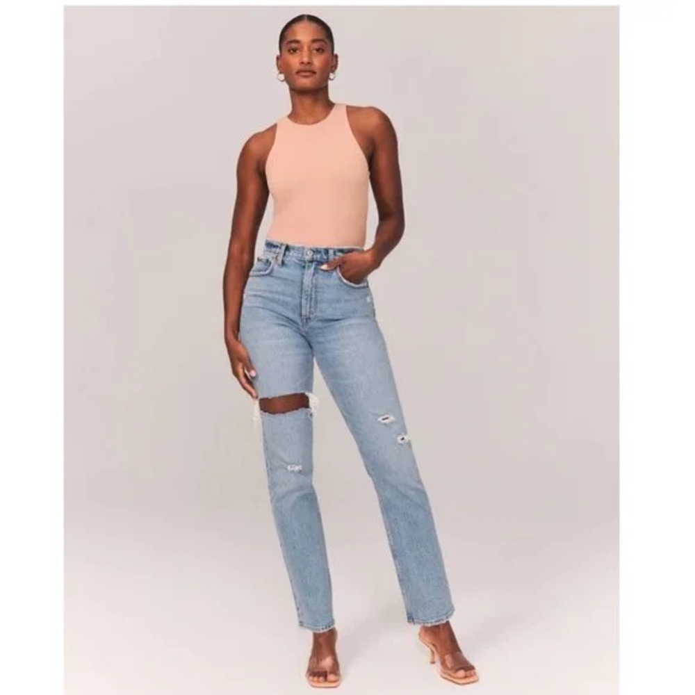 NWT - Abercrombie and Fitch Curve Love 90's straight ultra high rise - sz 32R/14